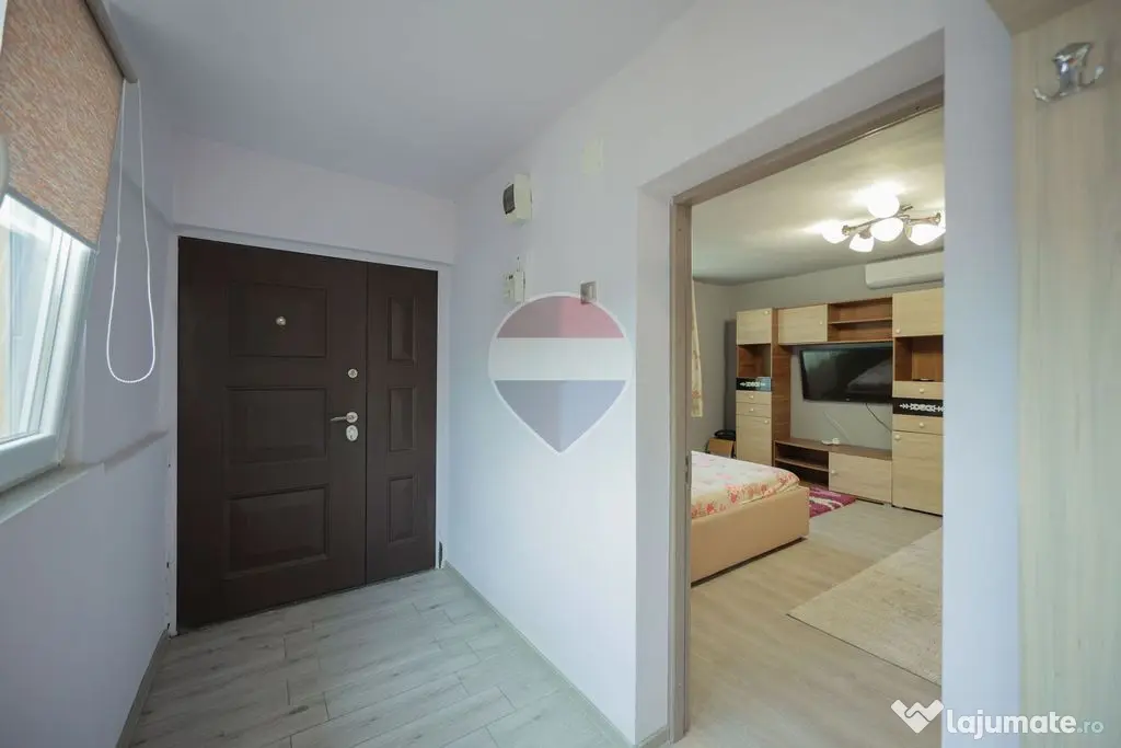Casă cu 3 camere, complet renovată, teren 8.788 mp, For...