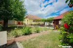 Casă cu 3 camere, complet renovată, teren 8.788 mp, For...