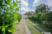 Casă cu 3 camere, complet renovată, teren 8.788 mp, For...