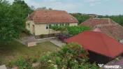 Casă cu 3 camere, complet renovată, teren 8.788 mp, For...