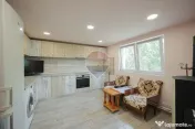 Casă cu 3 camere, complet renovată, teren 8.788 mp, For...