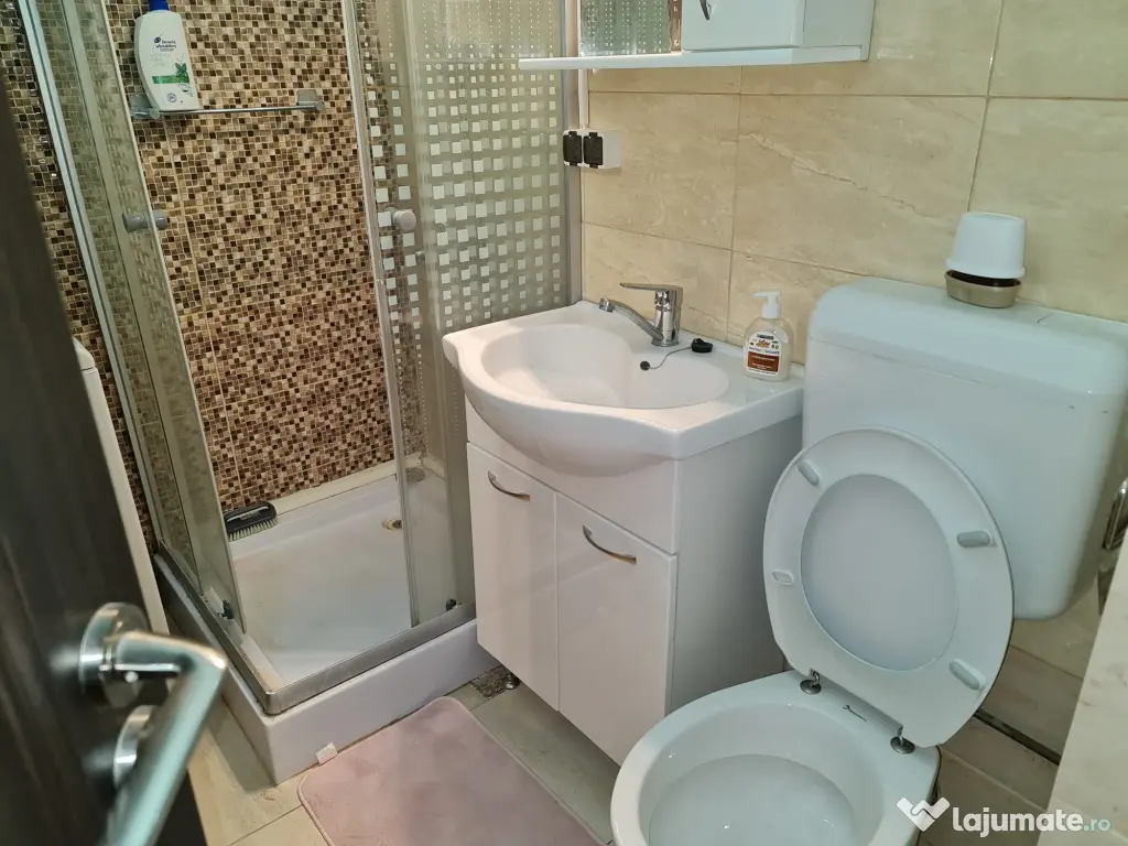 Garsoniera de închiriat