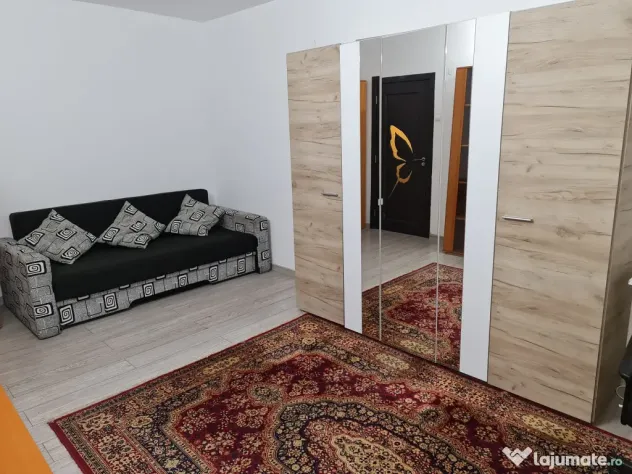 Garsoniera de închiriat