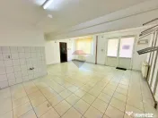 Spațiu comercial de închiriat în Confecții/Arad 