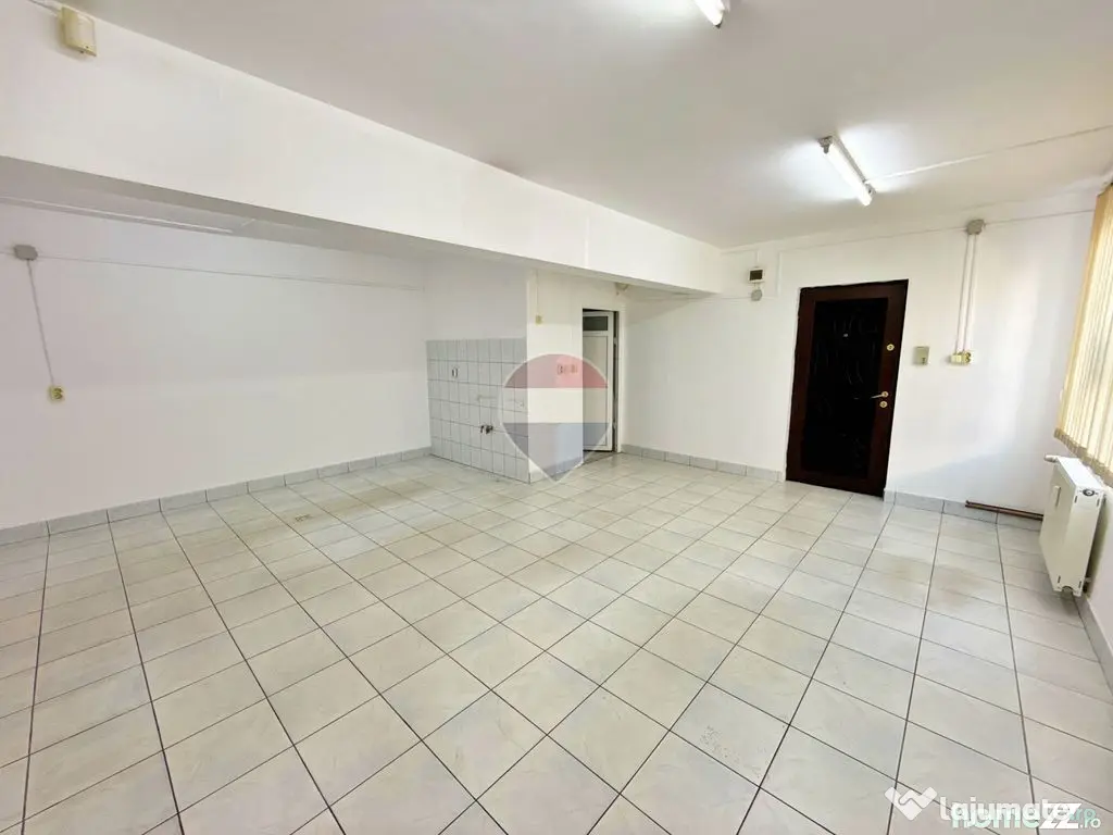 Spațiu comercial de închiriat în Confecții/Arad - Arad (Arad)
