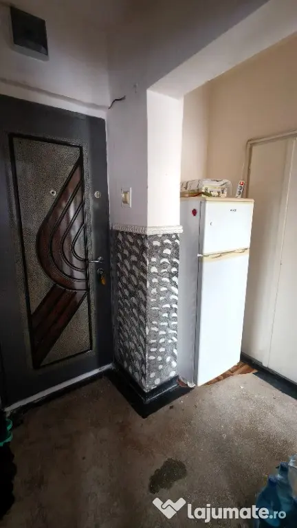Vând apartament simplu și ieftin!