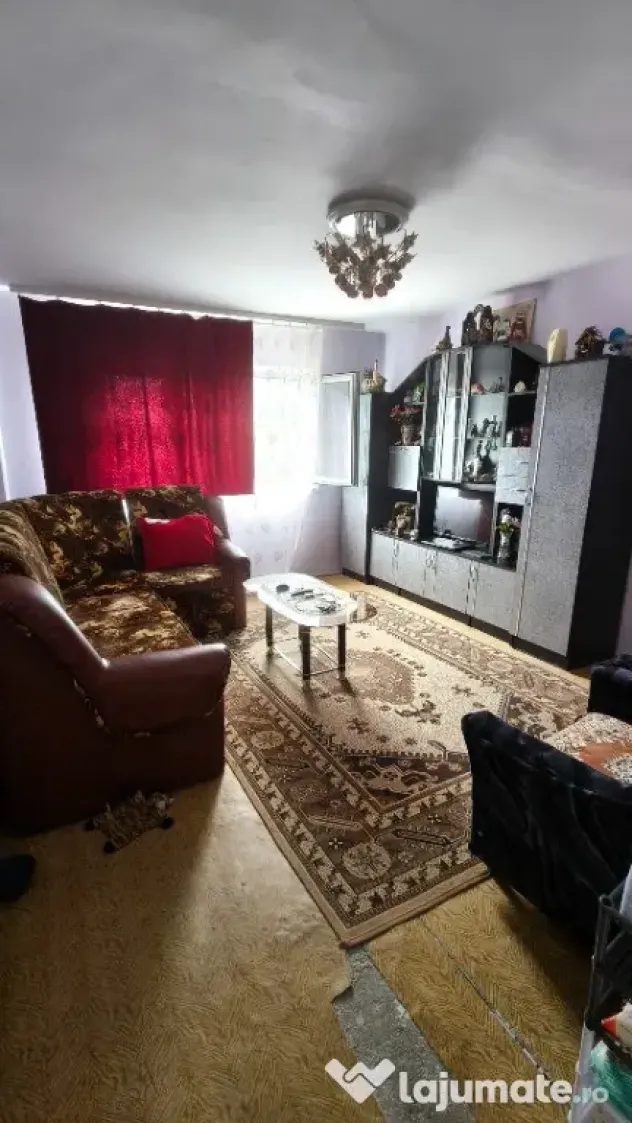 Vând apartament simplu și ieftin!