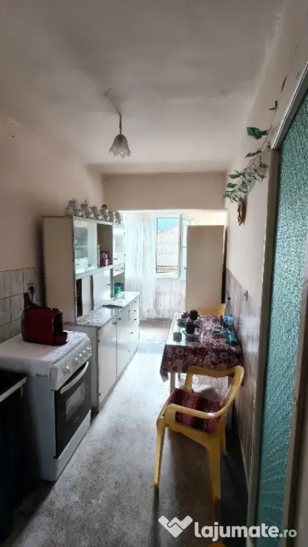 Vând apartament simplu și ieftin!