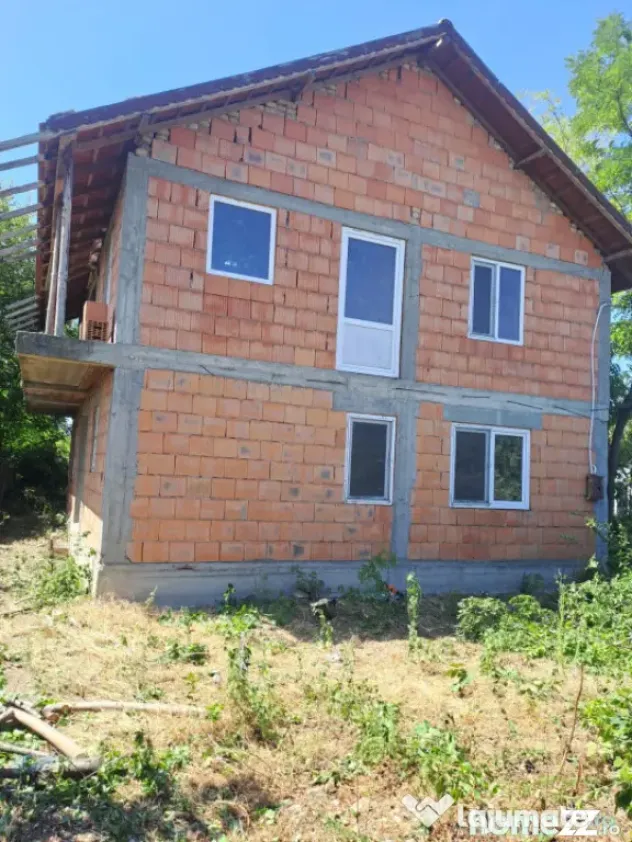 Casa la rosu, Sat Urzicuta - Craiova (Dolj)