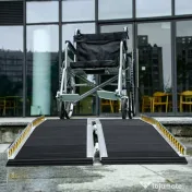 HOMCOM Rampă pliabilă și antiderapantă pentru scaun cu rotile din aluminiu, 152x73cm, Capacitate 272kg