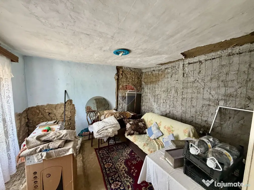 Casă cu 3 camere de vânzare Campinenaca
