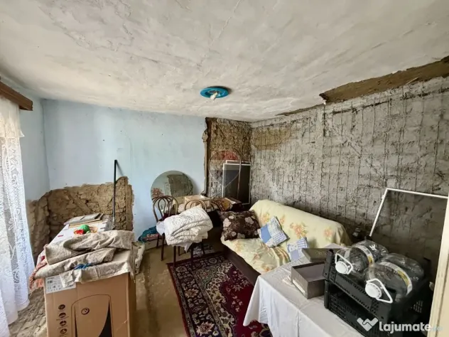 Casă cu 3 camere de vânzare Campinenaca