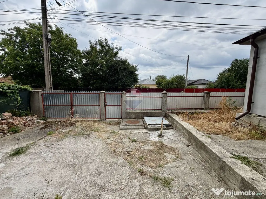Casă cu 3 camere de vânzare Campinenaca