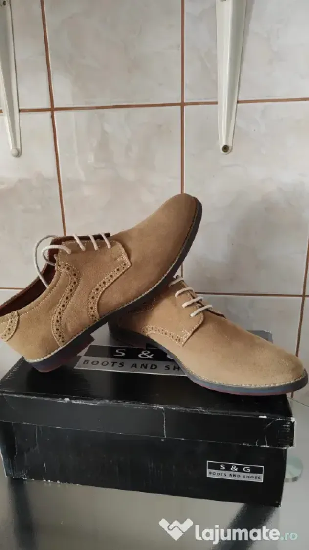 Vând pantofi piele întoarsă