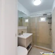 Rezidential Investitional, renovat,echipat, etaj 2, design 