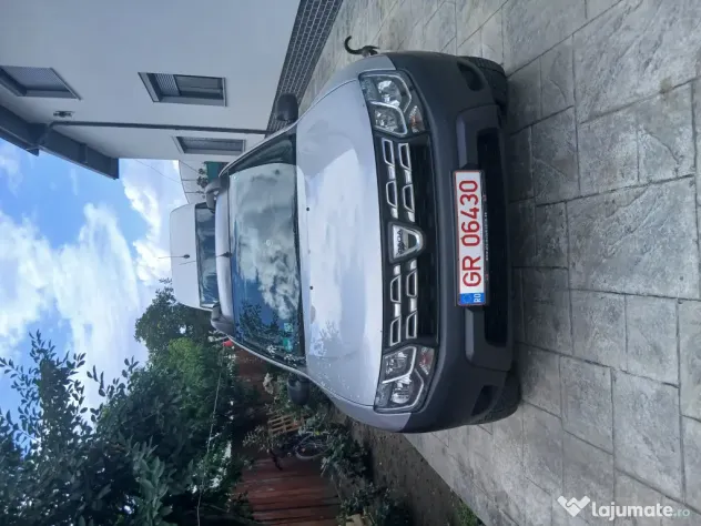 De vânzare dacia duster benzina motor 1.6 an 2014