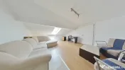 Apartament cu 2 camere de închiriat – Mansardă, zona Cen 