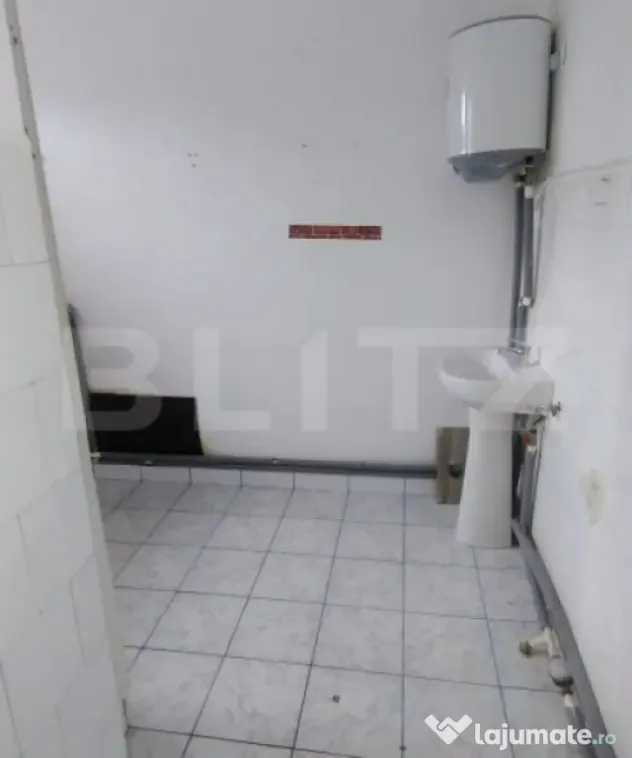 Casă de vânzare, 450 mp, zonă Nord-Est