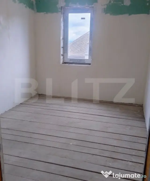 Casă de vânzare, 450 mp, zonă Nord-Est