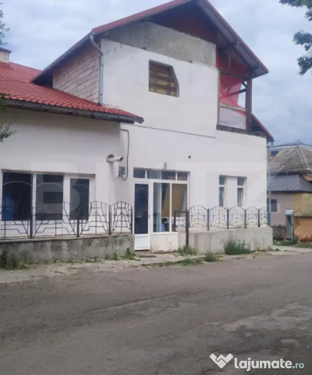 Casă de vânzare, 450 mp, zonă Nord-Est