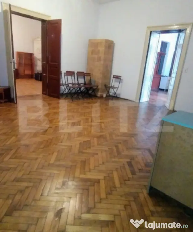 Casă de vânzare, 450 mp, zonă Nord-Est