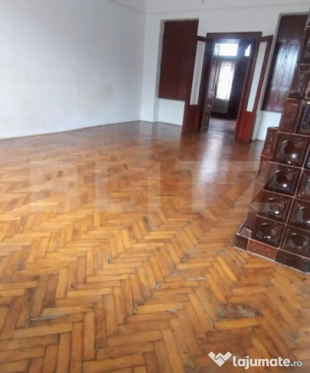 Casă de vânzare, 450 mp, zonă Nord-Est