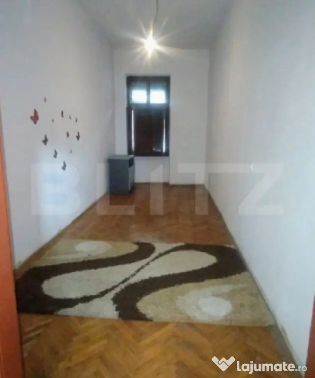 Casă de vânzare, 450 mp, zonă Nord-Est