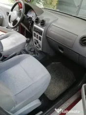 Vând Dacia Logan Ambition