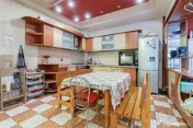 Casa cu curte | Potential pentru rezidenta sau afacere| A... 