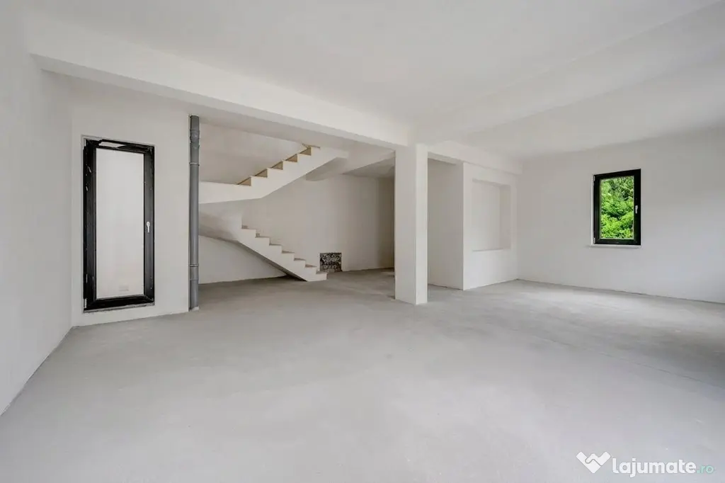 Casa se preda finisata - 4 bai -3 dormitoare - curte - parca