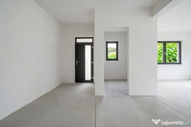 Casa se preda finisata - 4 bai -3 dormitoare - curte - parca