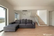 Casa moderna aproape de Pitesti si Mioveni 