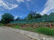 Teren intravilan 1400 mp - Albota ! 