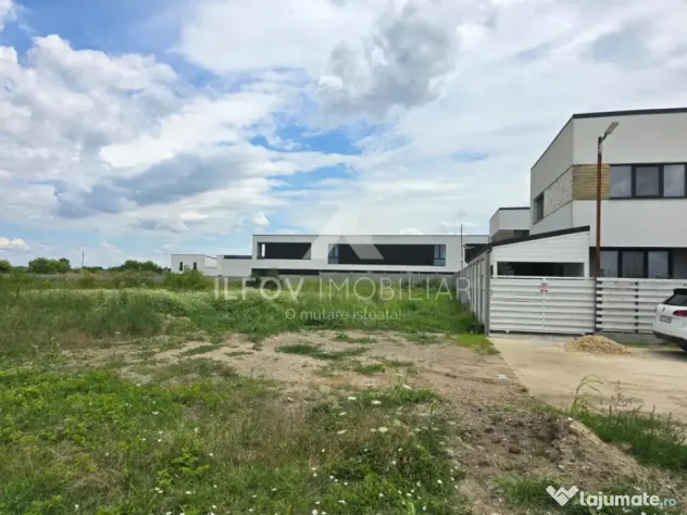 Lot teren casa Tunari 743mp