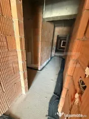 Apartament 3 camere, 2 bai, decomandat, etaj intermediar, zo 