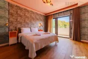 Vila moderna de 5 camere zona Lacul Noua 