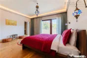 Vila moderna de 5 camere zona Lacul Noua 