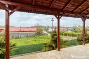 Casă pentru familie, 7 camere, teren mare și vedere la ...