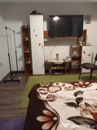 Închiriez apartament cu o cameră 