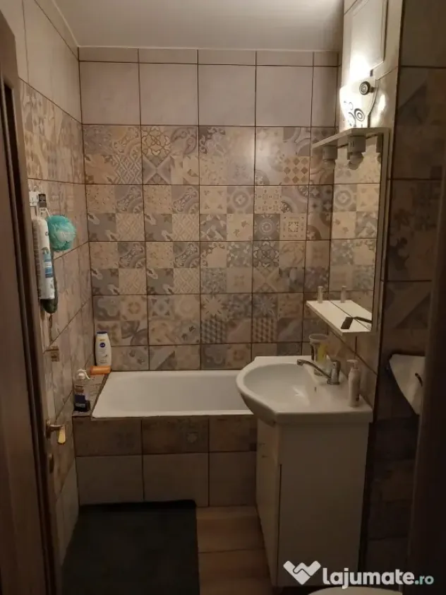 Închiriez apartament cu o cameră