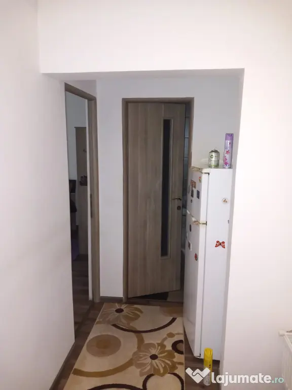 Închiriez apartament cu o cameră