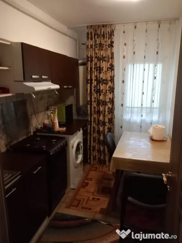 Închiriez apartament cu o cameră