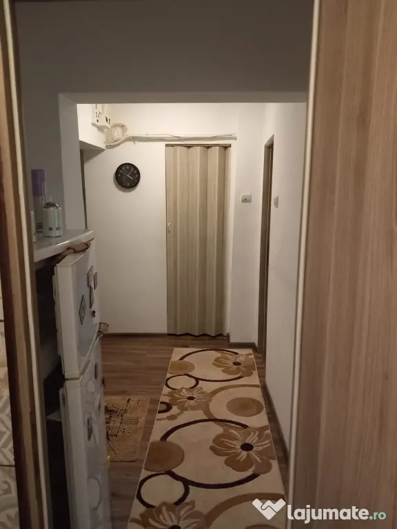 Închiriez apartament cu o cameră