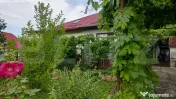 Investiție !Teren intravilan 305 mp, front 13m, cu casa dem 