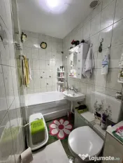Apartament 2 camere semidecomandat - Şcoala 7 - Renovat com 