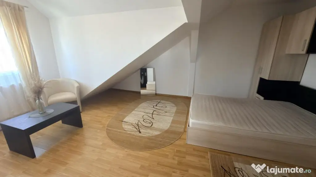 Apartament 2 camere et. 5/5 zona Dioda