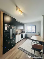 COMISION 0 Apartament 3 camere semidecomandat zona Stejarului 