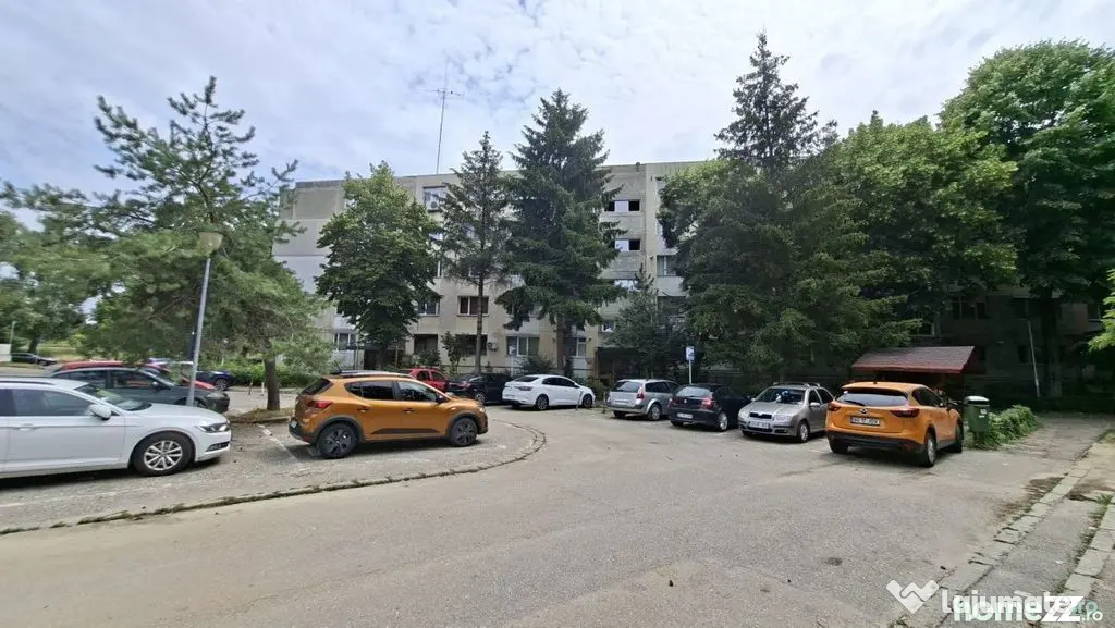 Apartament 4 camere Nord ,Etaj 3 la Poarta Scolii nr 14