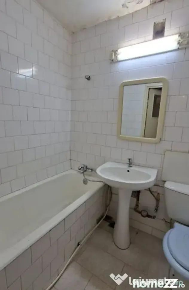 Apartament 4 camere Nord ,Etaj 3 la Poarta Scolii nr 14