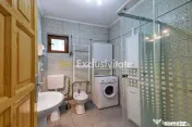 Proprietate de poveste în Corbi, Argeș - Doua case si 6... 